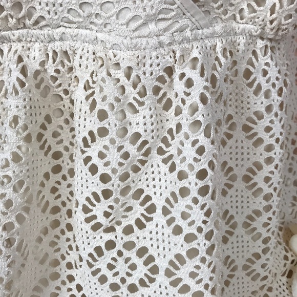 🌸EXPRESS V NECK CREAM LACE CROCHET TOP SIZE LARGE - Picture 7 of 16